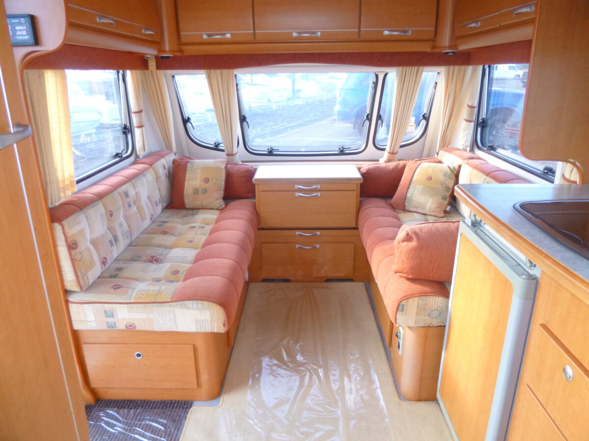 2006 Geist 4 berth caravan fixed twin single bed layout with separate ...